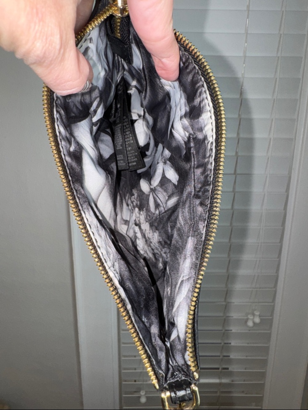 Ted Baker London Harley Link Chain Crossbody Bag - Picture 4 of 6